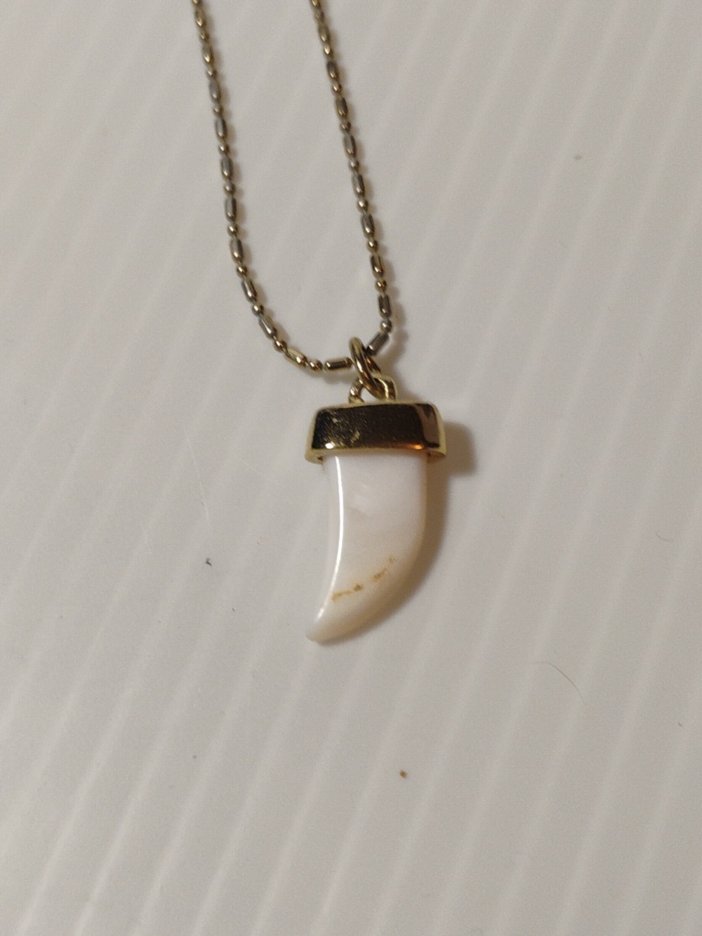 Express Jewelry Sharks Tooth On Gold Chain - Picture 6 of 6